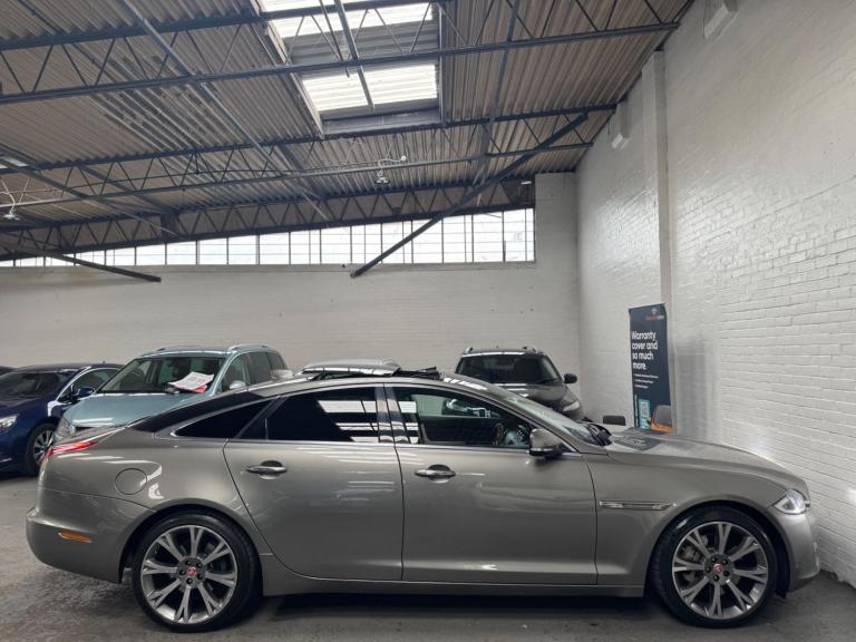 2017 Jaguar XJ 3.0d V6 Portfolio Auto Euro 6 (s/s) 4dr SALOON Diesel Automatic