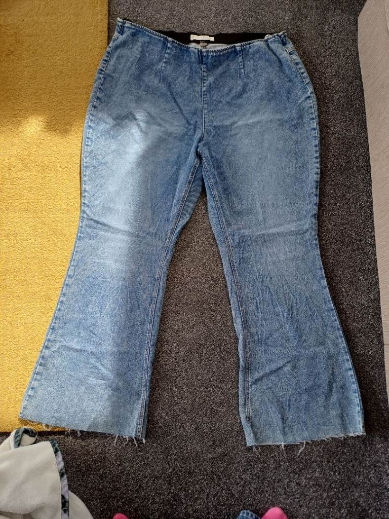 Womens Denim Flared Jeans – Good Condition