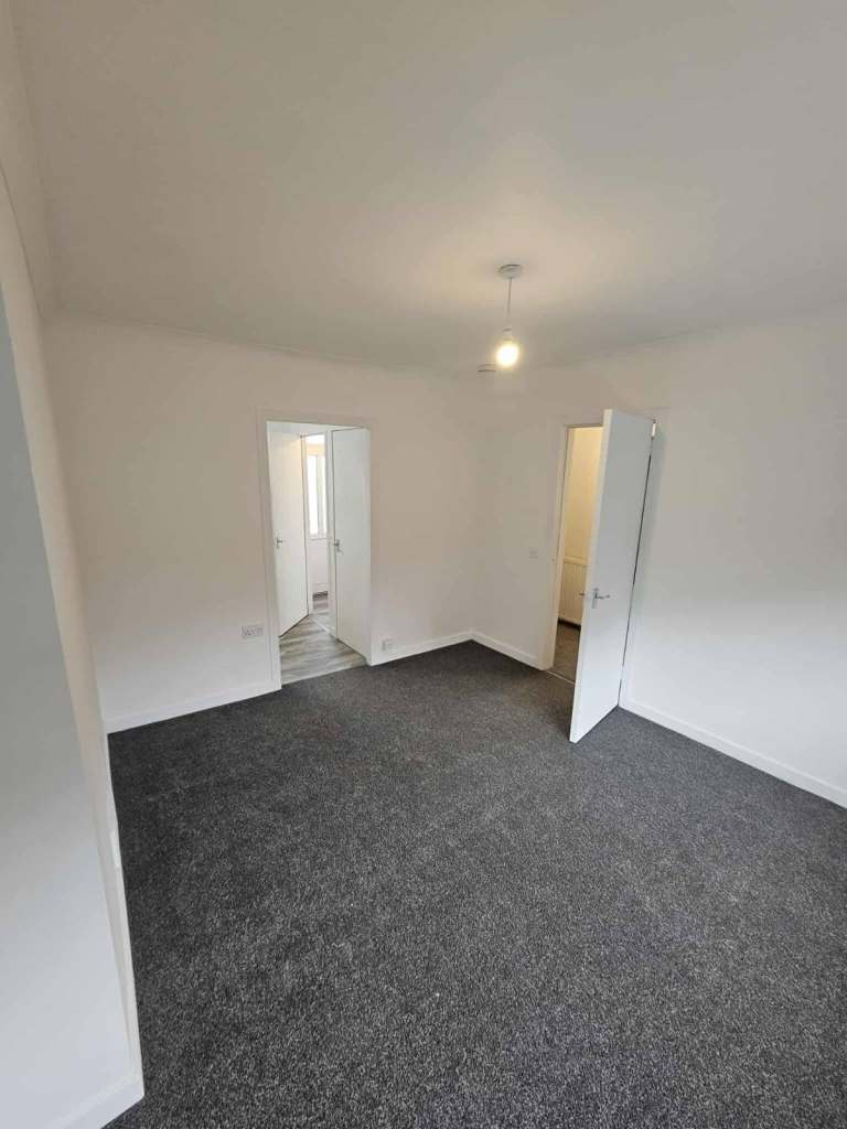 One bed lower ground flat available for rent🏡