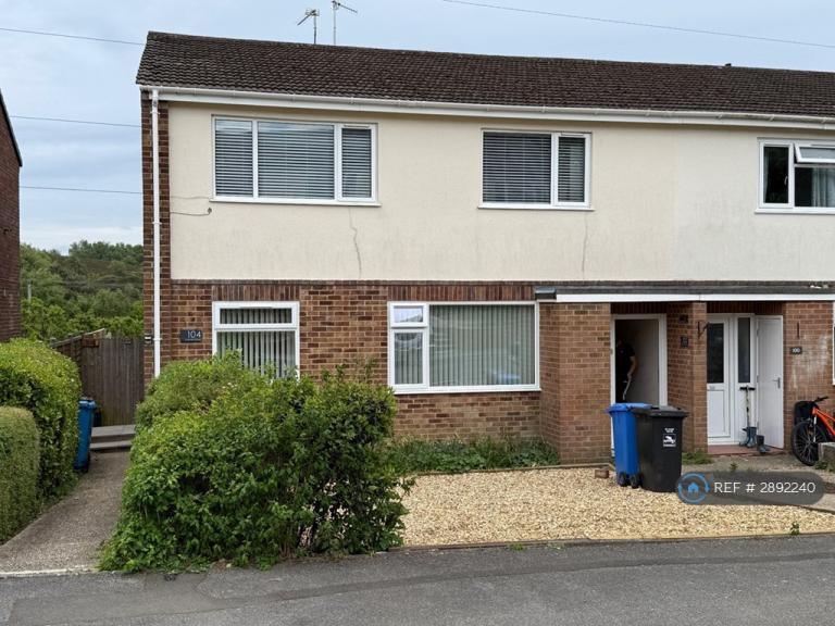 2 bedroom flat in Mayford Road, Poole, BH12 (2 bed) (#2892240)