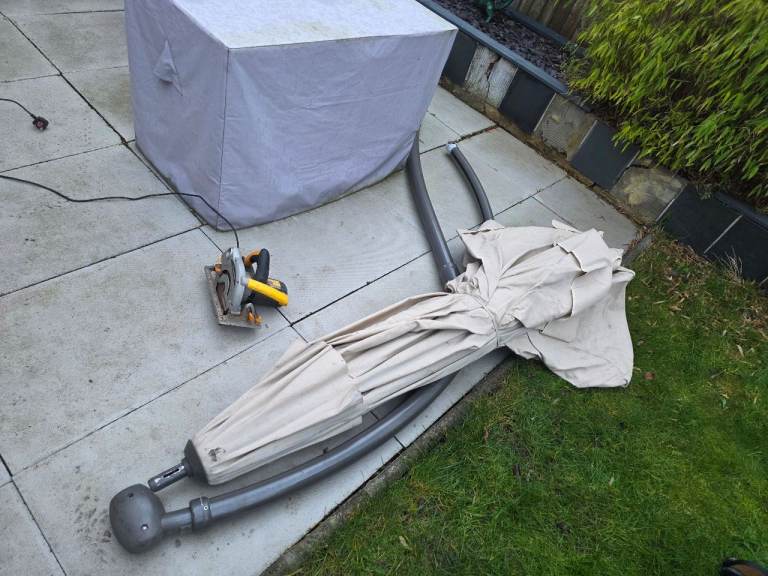 Hartman Cantilever Parasol