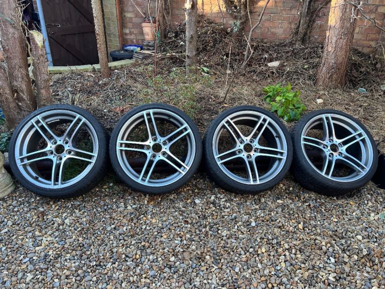 Genuine BMW 19” Light Alloy Double-spoke Style 313M with Bridgestone Tyres