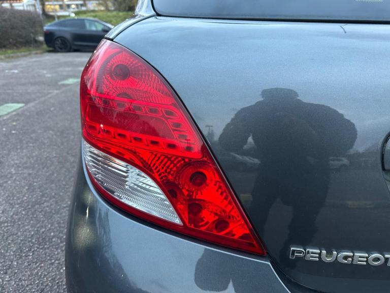 2012 Peugeot 207 1.4 VTi Sportium Euro 5 3dr HATCHBACK Petrol Manual