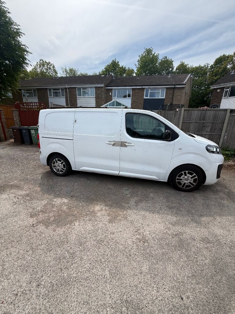 2022 Vauxhall vivaro medium wheel base F2700
