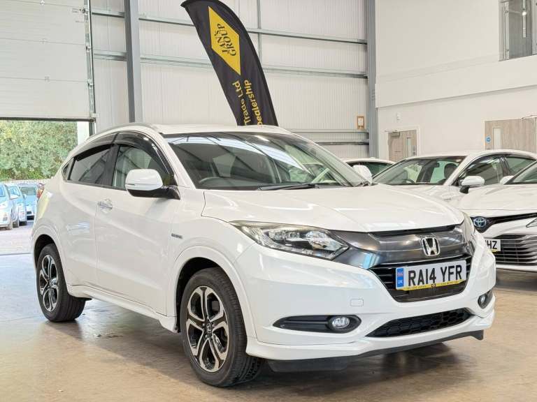2014 Honda HR-V Toyota HR-V Hybrid Petrol White 2014 5 Seater  1.5L Hybrid