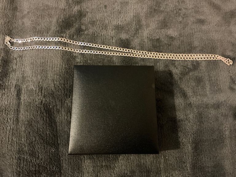 9ct White Solid Gold Curb Chain – 4.4mm – 24″ 