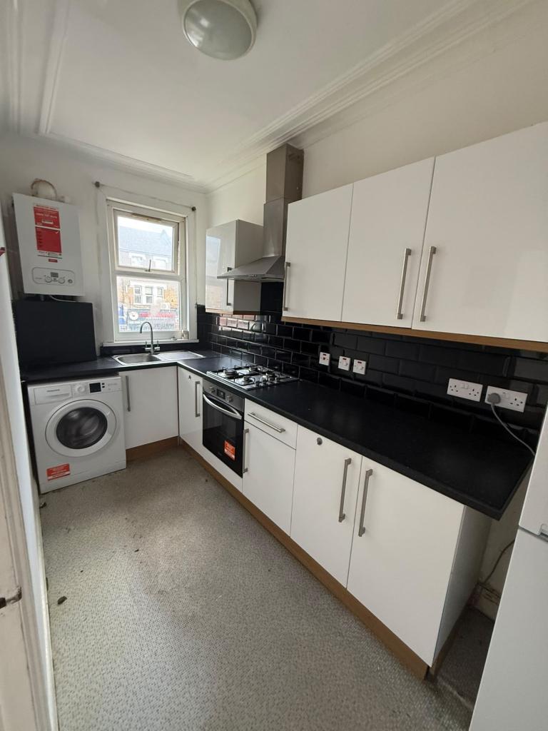 2 Bedroom Flat 