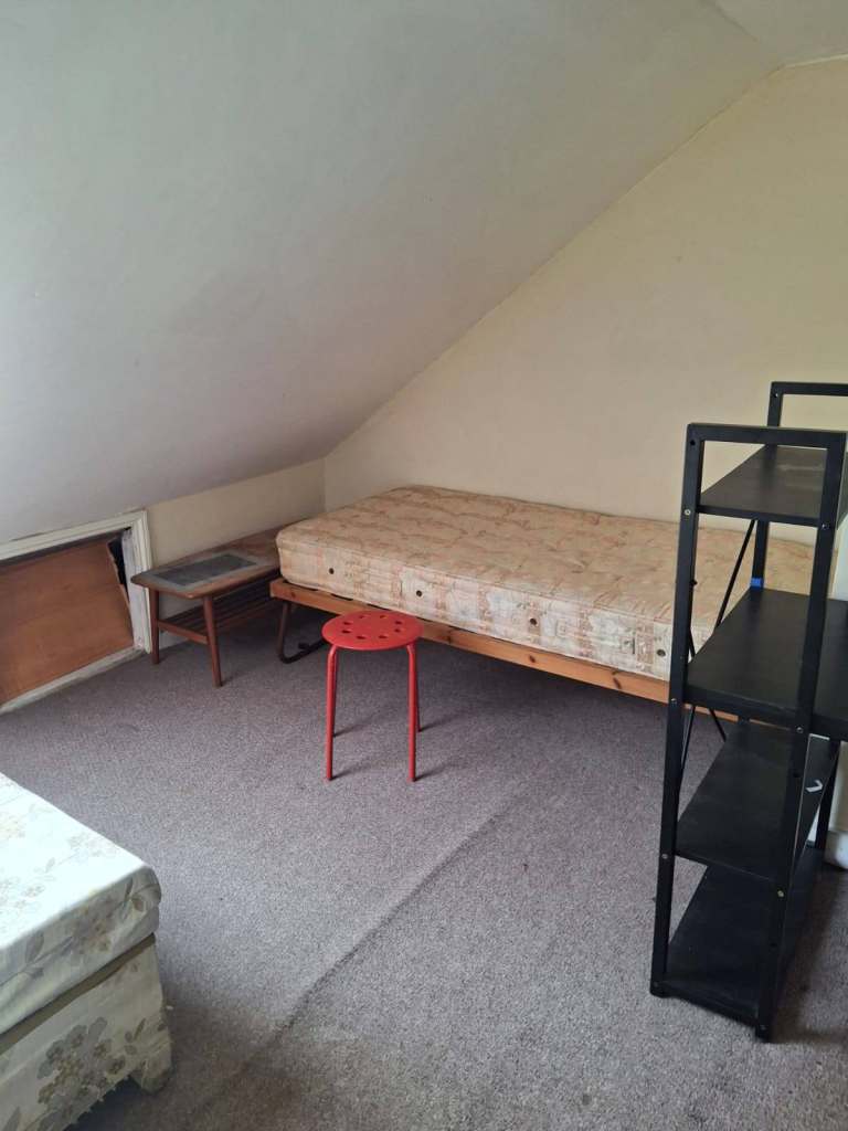 Large Room to Rent - 2/3 people