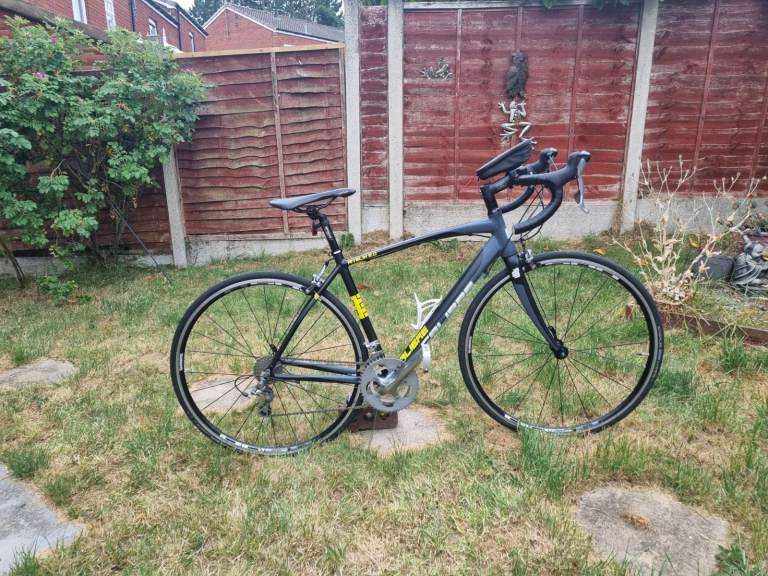 Calibre Rivelin 2.0 Carbon forked road bike serviced ready to ride.