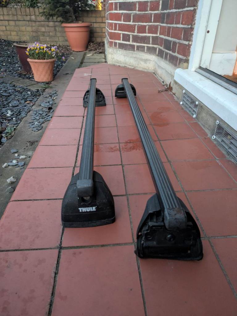 Roof bars and feet kit
