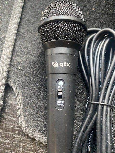 NEW MICROPHONE AND CABLE FOR SALE - STUNNING BLACK COLOUR - ONLY £12