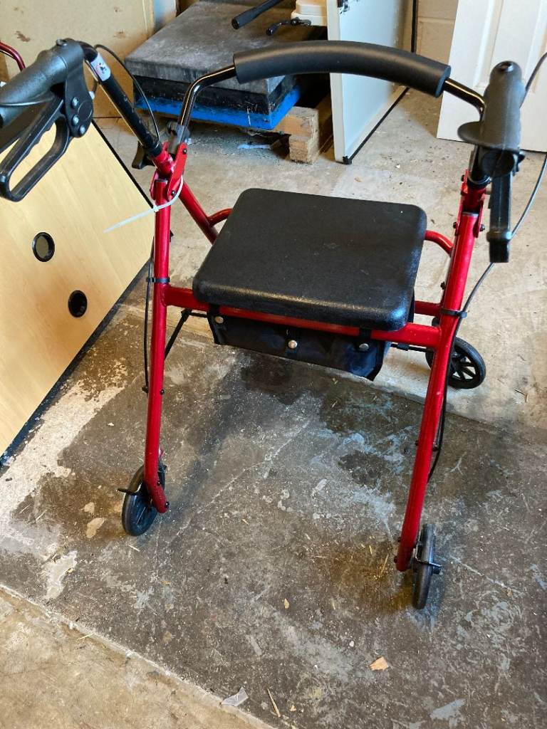 DRIVE MOBILITY WALKER WITH SEAT