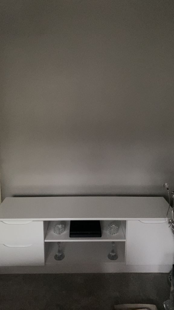 White high gloss tv unit 