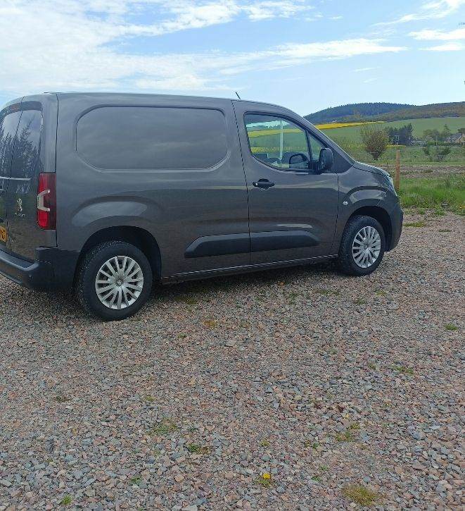 IMMACULATE DIESEL ULEZ VAN - NO VAT...