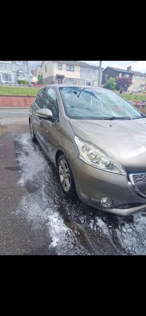 Peugeot, 208, Hatchback, 2013, Manual, 1199 (cc), 5 doors