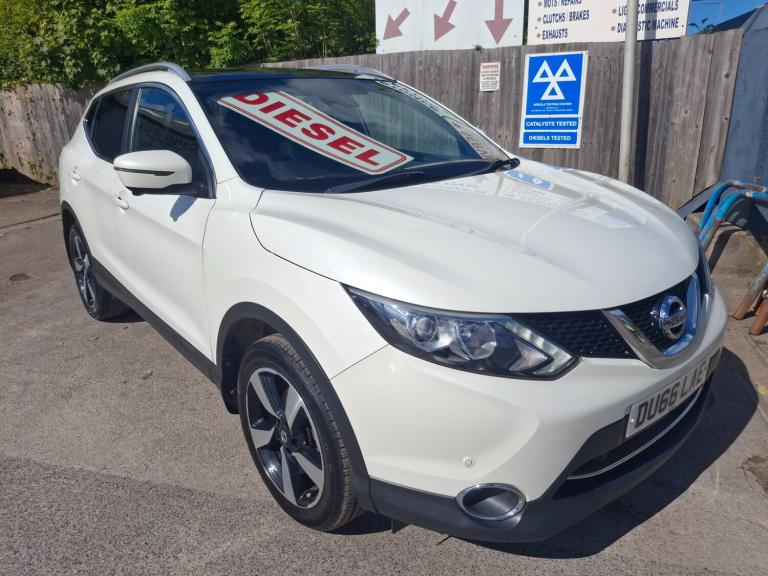 2017 Nissan Qashqai 1.5 dCi N-Vision 5dr HATCHBACK Diesel Manual