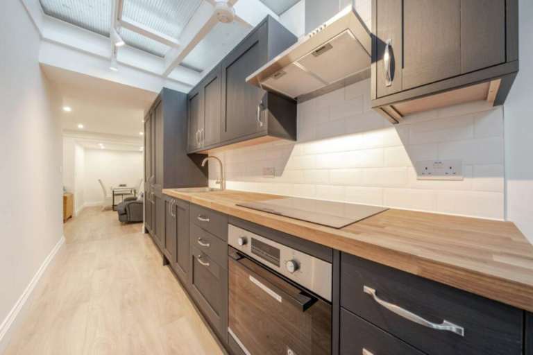2 bedroom house in Hetley Road, Shepherds Bush