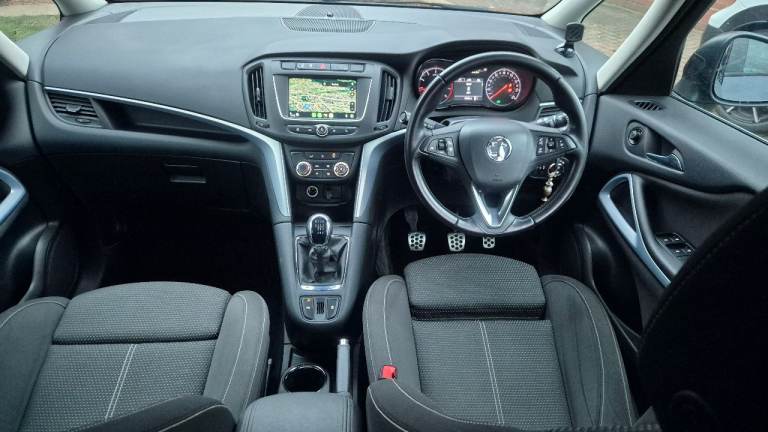 Vauxhall Zafira Tourer 1.4T SRi 5dr very good condition