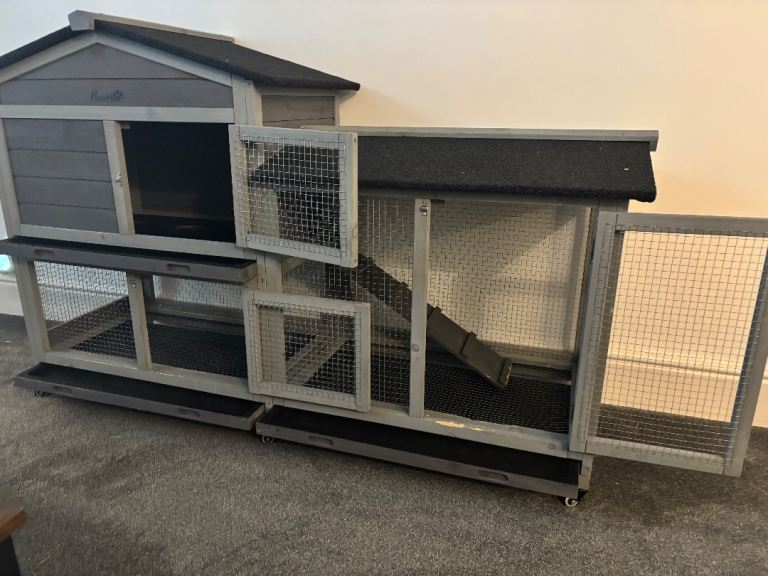 Rabbit hutch 