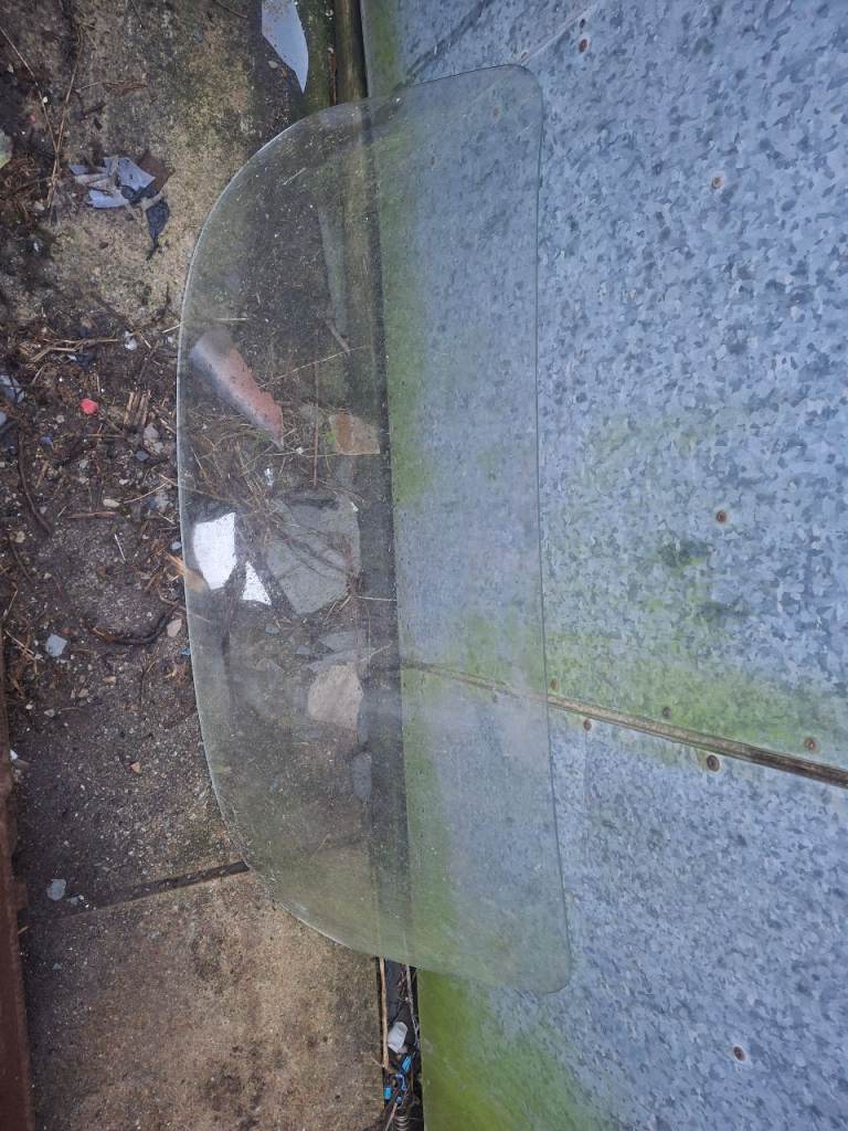 Vw beetle front and rear windows with seals 