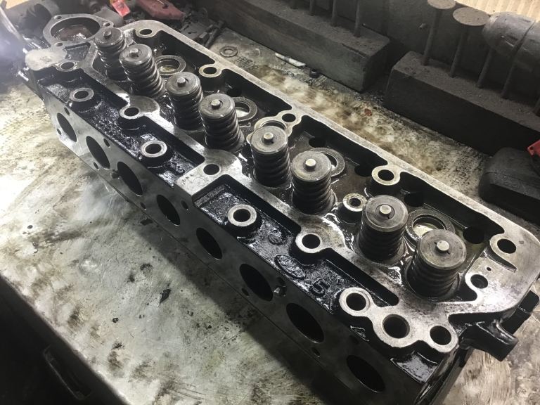 LAND ROVER 2.25 PETROL CYLINDER HEAD - UNLEADED