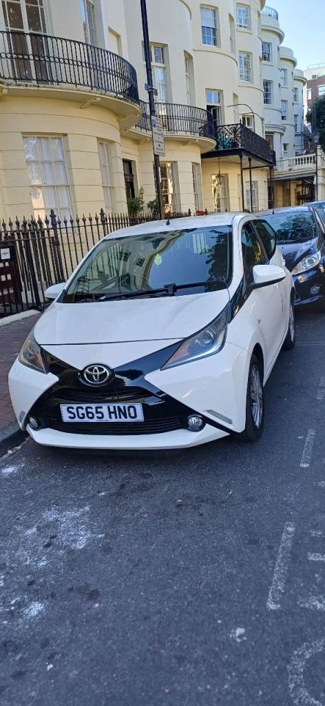 Toyota, AYGO, Hatchback, 2015, Manual, 998 (cc), 5 doors