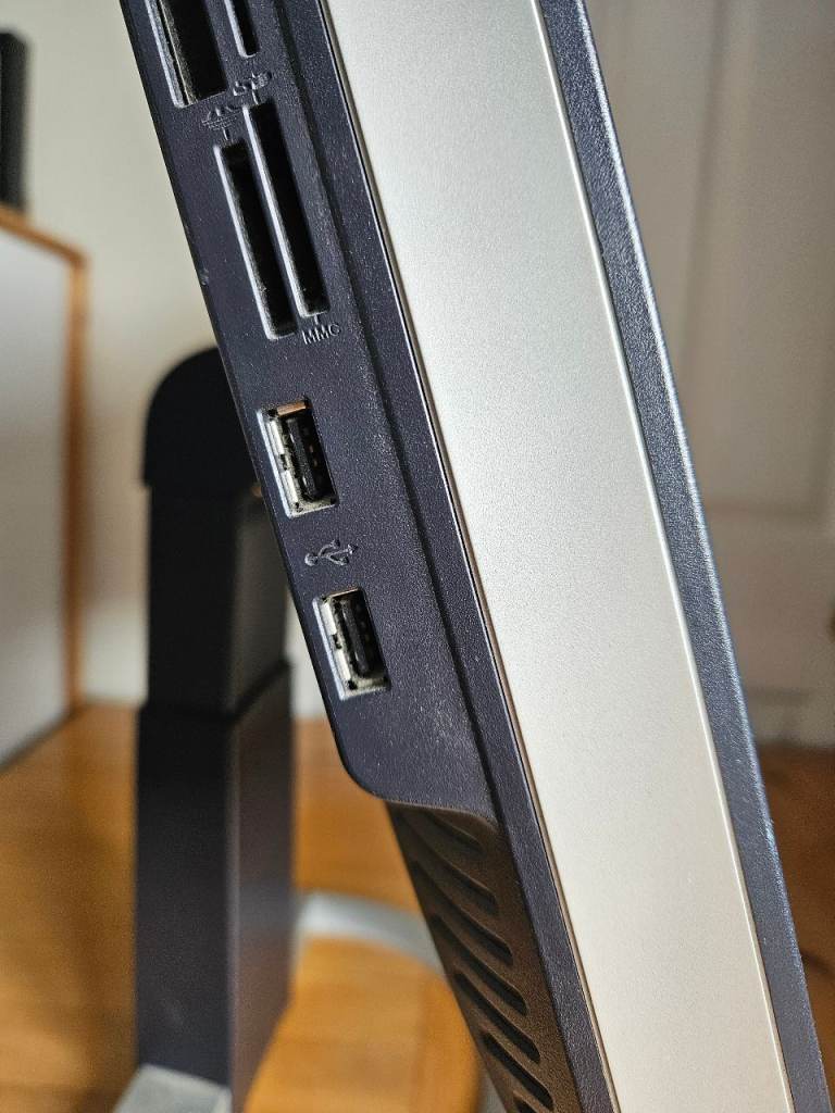 Dell Ultrasharp 24 inch monitor with stand, £28.00 for Sale