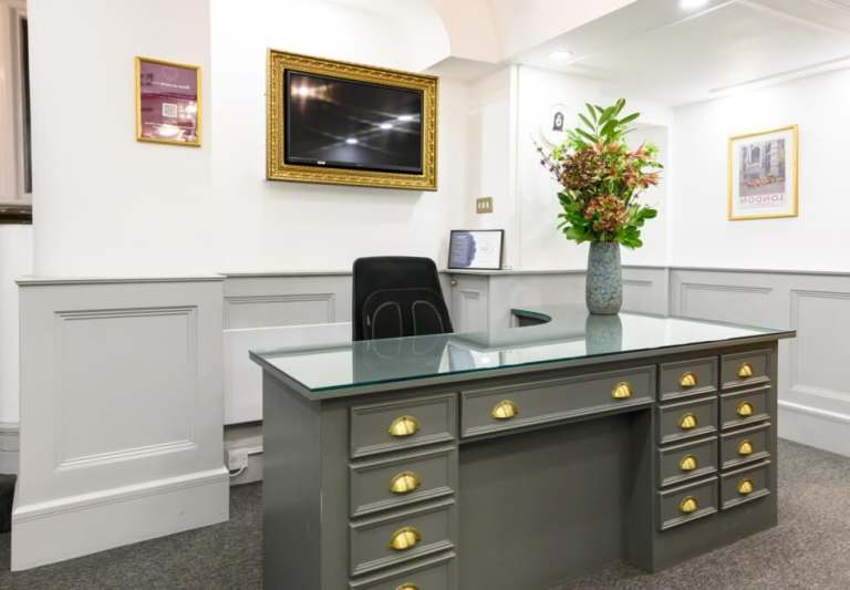 3 to 100 Person Private Office Suites to rent in *Victoria*, Central London SW1