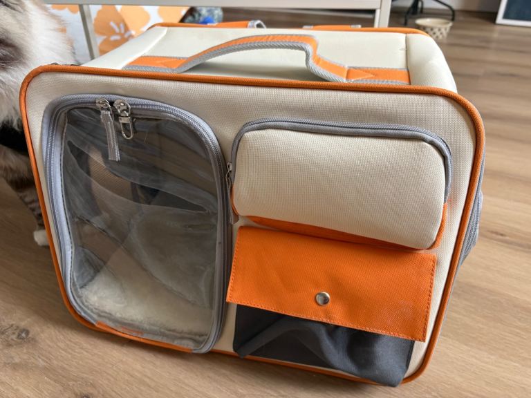 Spacious Cat Carrier / Pet Travel Bag