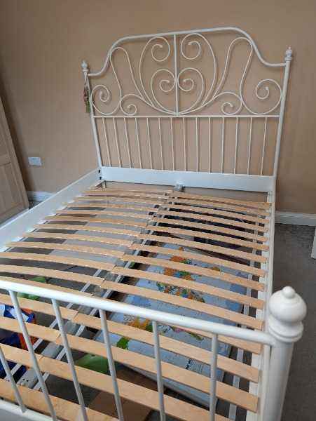 White Metal Double Bed Frame – Good Condition