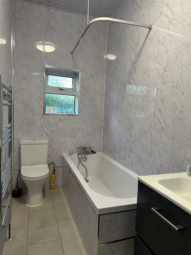 2 bedroom house to rent in Blackburn 