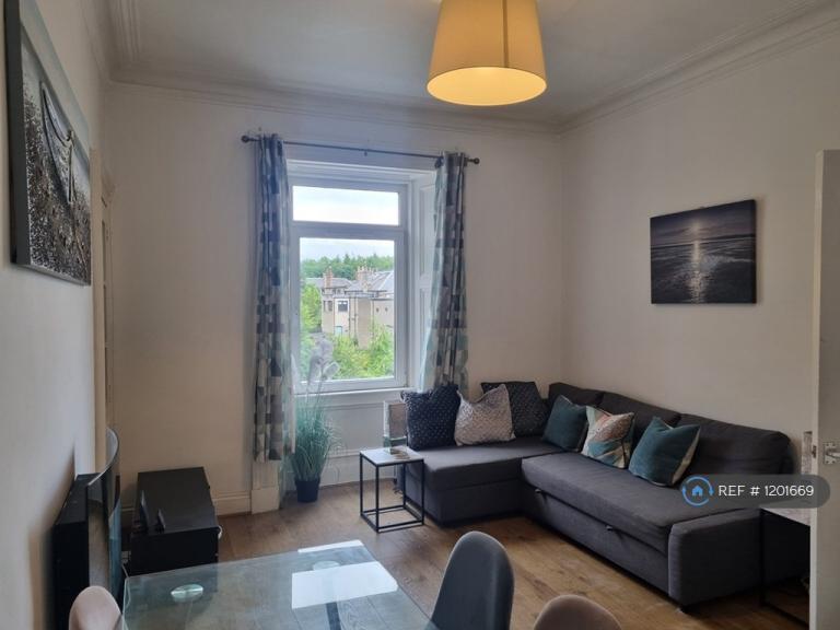 3 bedroom flat in Southfield Place, Edinburgh, EH15 (3 bed) (#1201669)