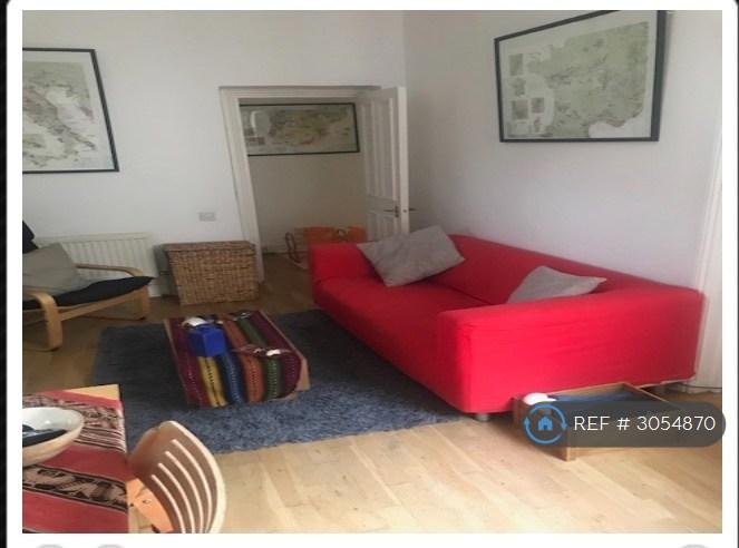 2 bedroom flat in Bedford Road, London, SW4 (2 bed) (#3054870)