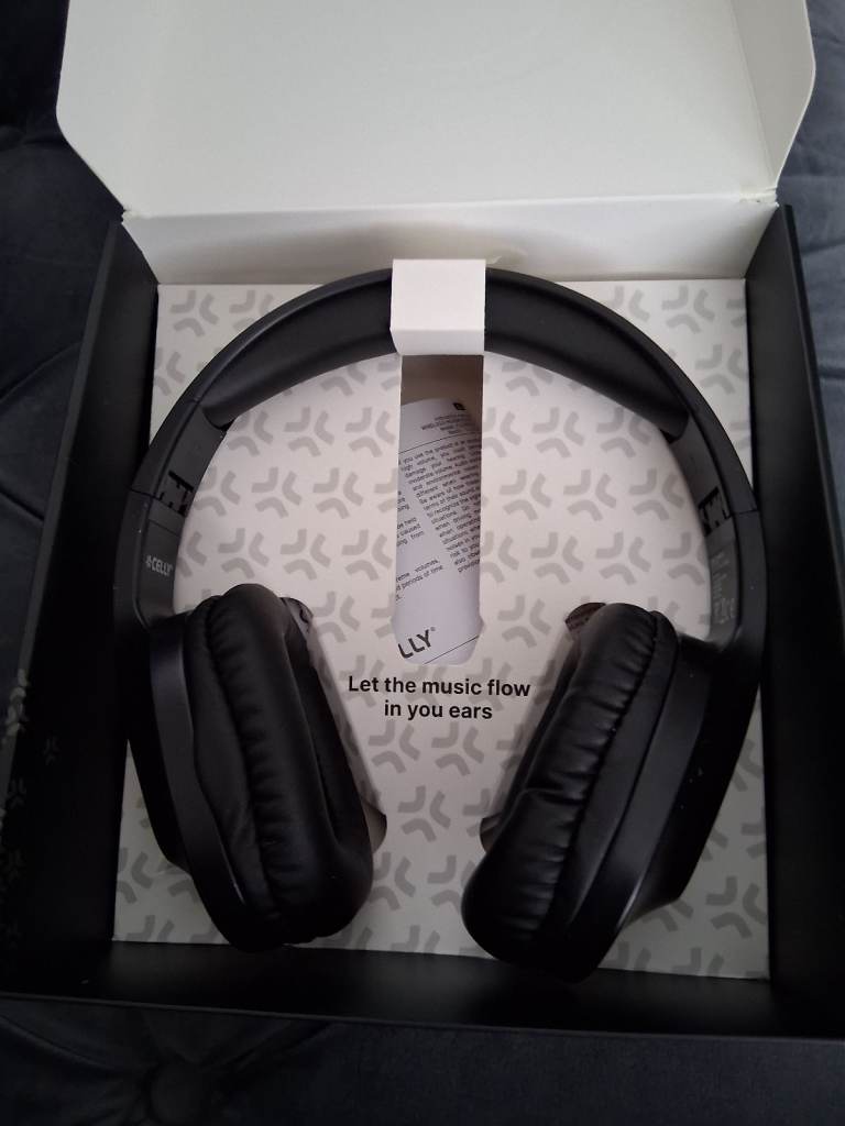 Celly headphones