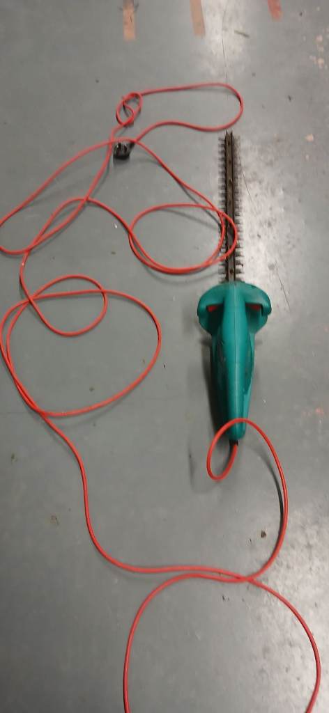 Electric hedge trimmer for sale 