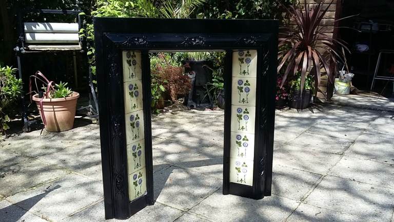1903 Art Nouveau Tiled Insert Cast Iron Fire Surround & Hood & 10 Original Tiles 