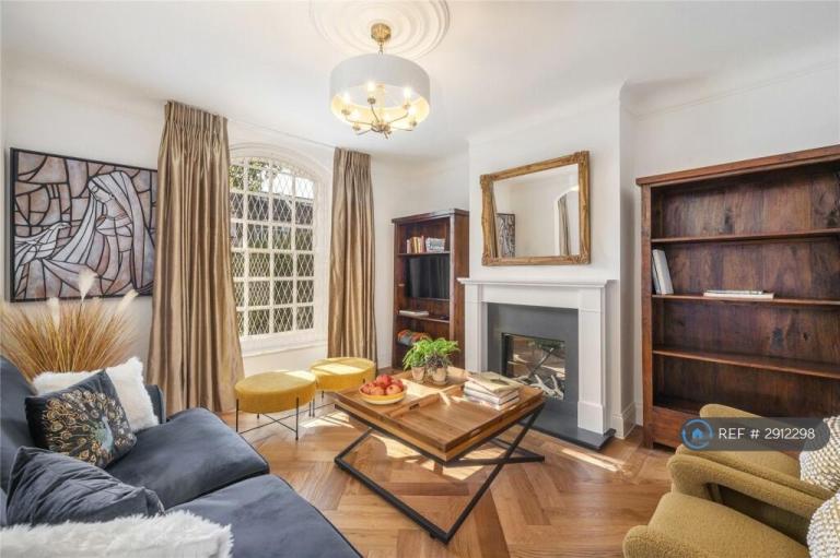 3 bedroom flat in Montrose Court, London, NW11 (3 bed) (#2912298)