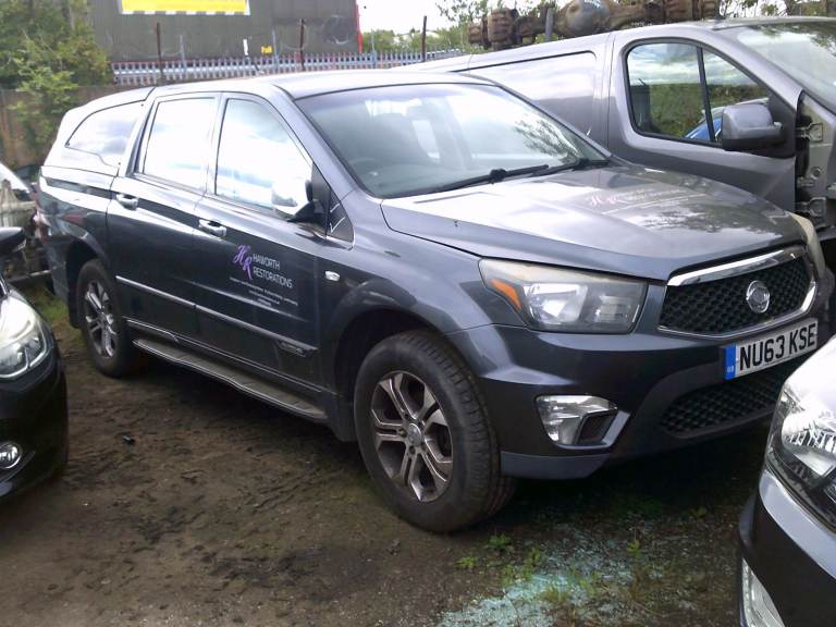 breaking for spares ssangyong korando 2013 double cab 2.0