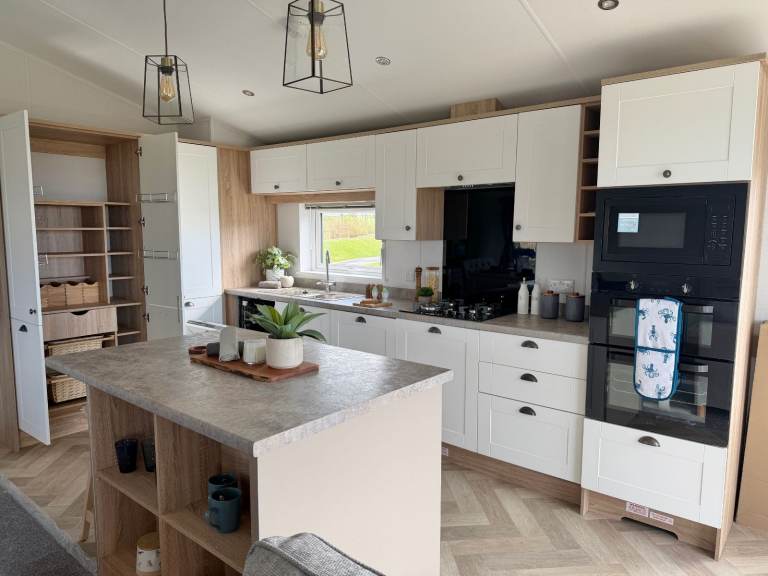 BRAND NEW LUXURY LODGE IN CORNWALL! | 12 Month Park