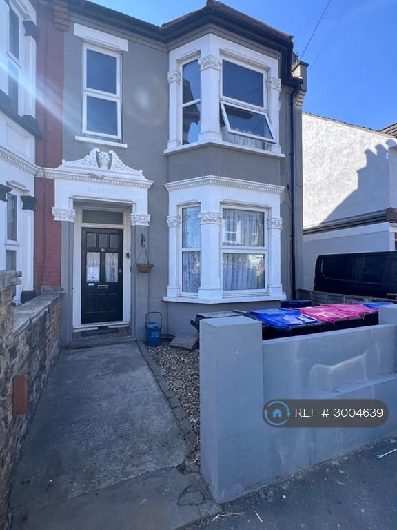 1 bedroom flat in South Avenue, Southend-On-Sea, SS2 (1 bed) (#3004639)