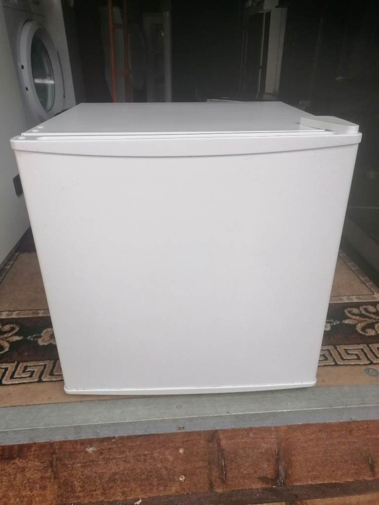 FREEZER TABLE TOP FREEZER NICE CONDITION RETAILS £129 CAN DELIVER £65