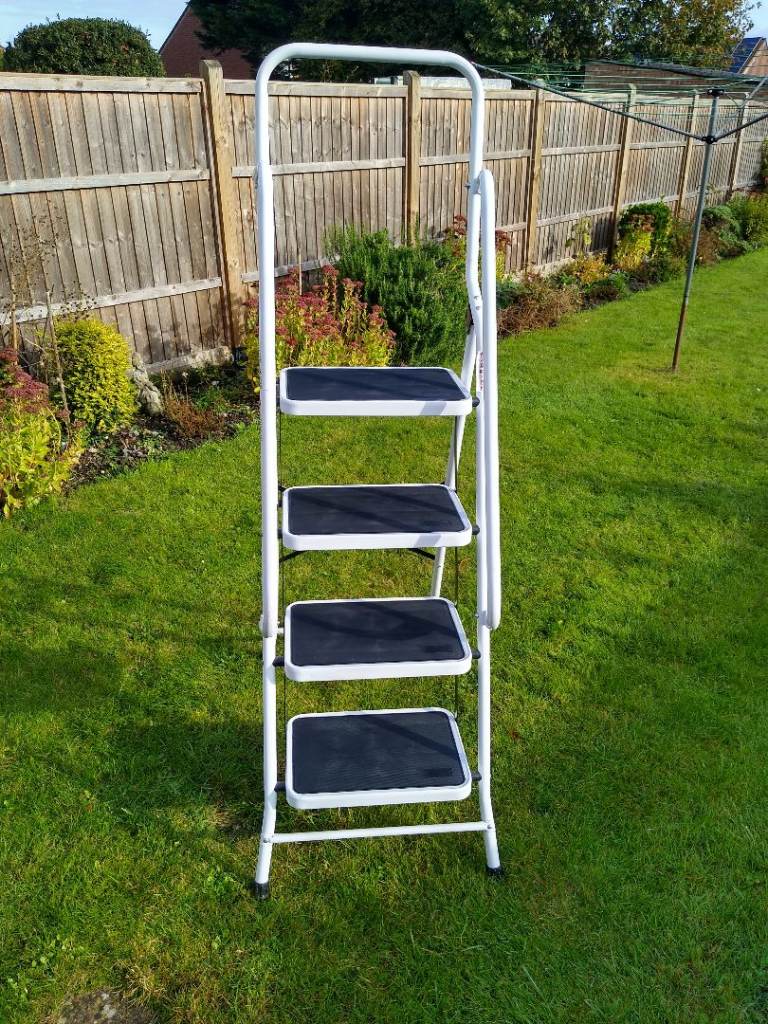 Step ladder