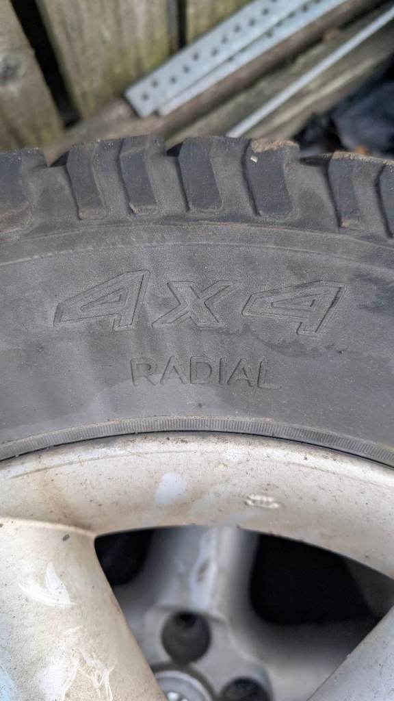 Nissan xtrail t31 wheels with off road tyre's 215/65/16