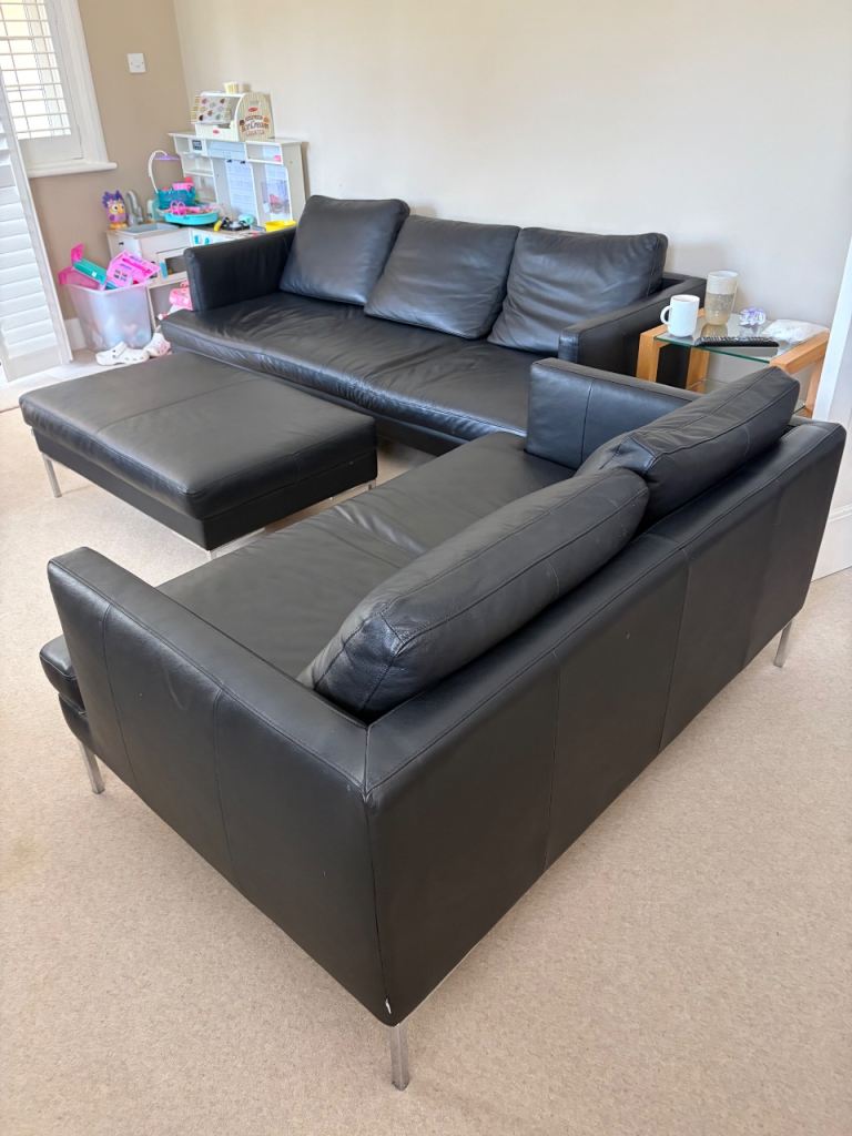 Black leather b and o concept sofa, immaculate condition 