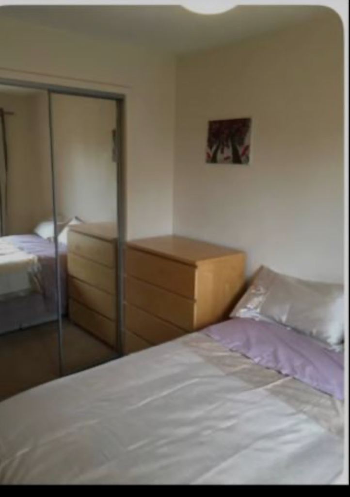 Double room available in a two bedroom apartment 