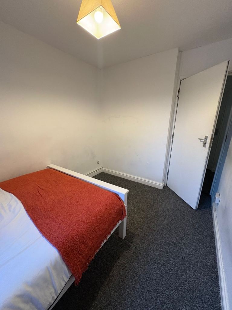 DSS Accepted - Large Double Room Near Queens Medical