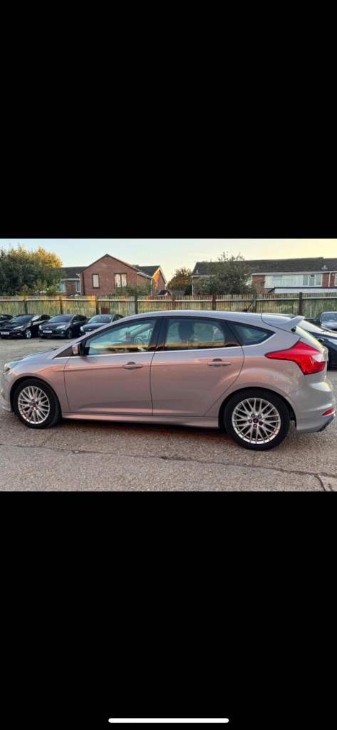 Ford, FOCUS, Hatchback, 2012, Semi-Auto, 1596 (cc), 5 doors