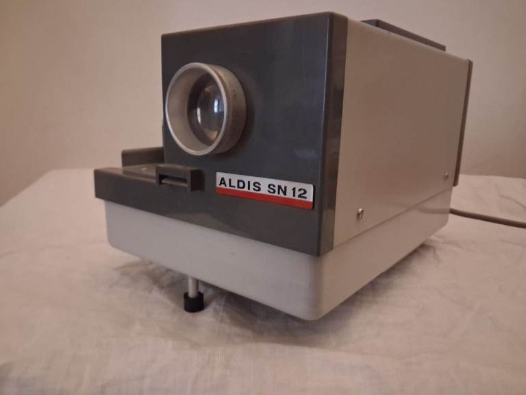 ALDIS SN 12 Vintage Slide Projector – Good Condition