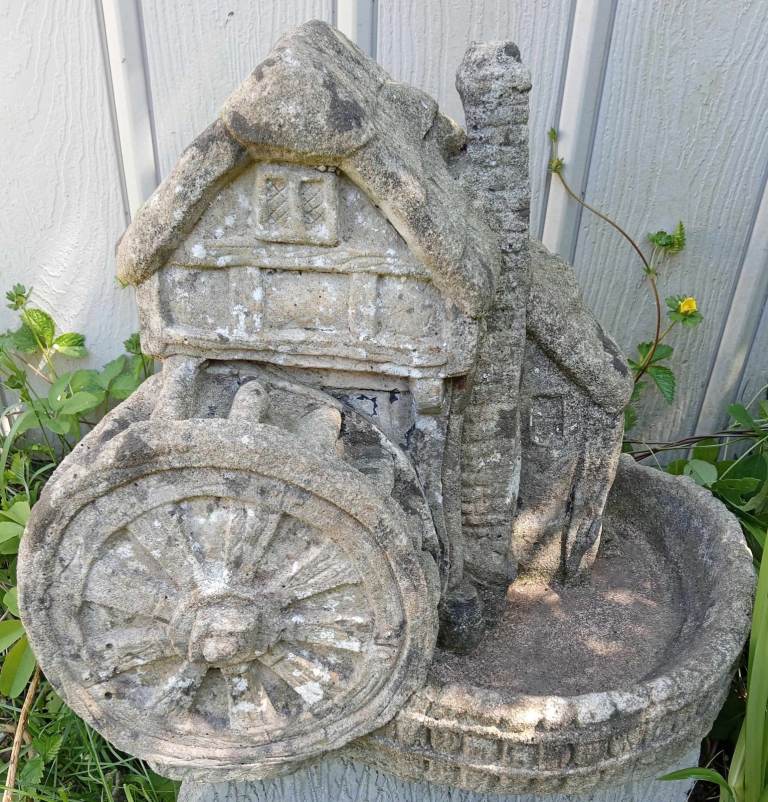 Vintage garden bird bath watermill. Cast stone & quite heavy! Size of
