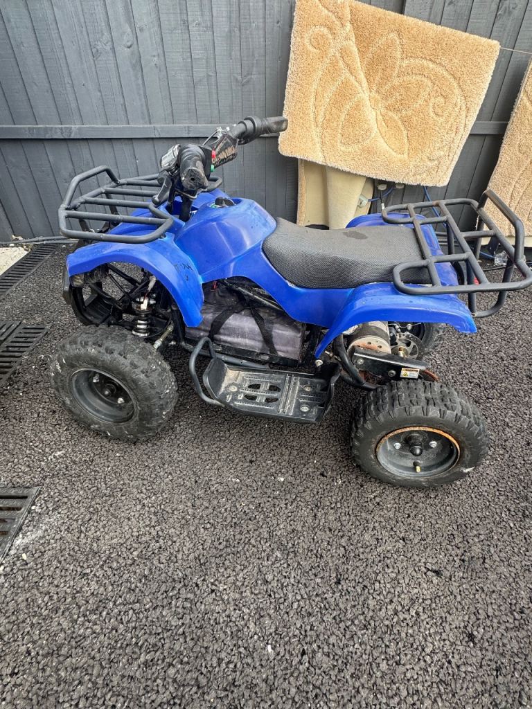 Kids battery quad bike